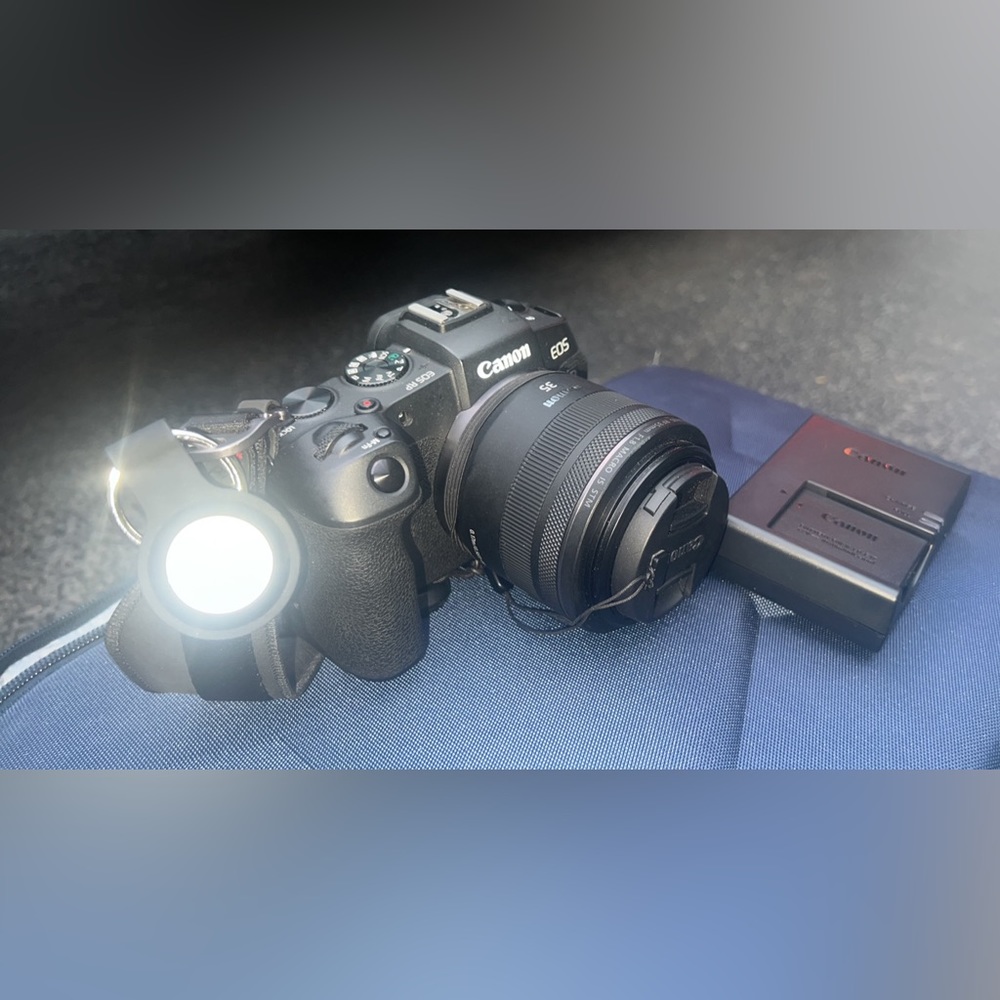 Canon EOS RP Body & Lens : RF 35mm